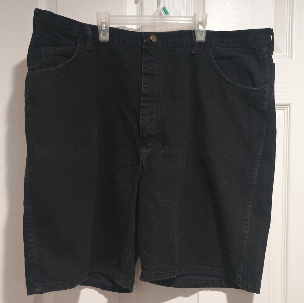Men's Wrangler Rugged Wear Black Jean Shorts Size 44